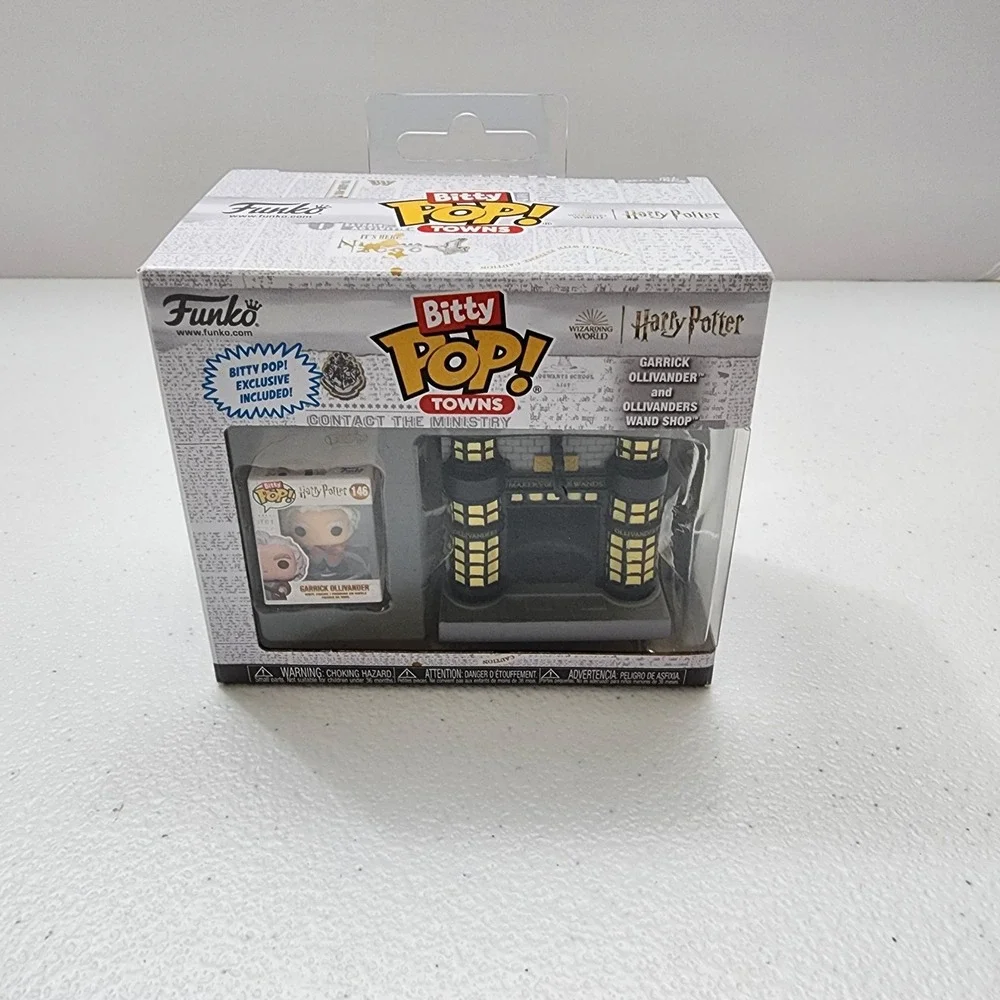 Funko Bitty POP! Towns: Harry Potter Garrick Ollivander and Ollivander's Wand...